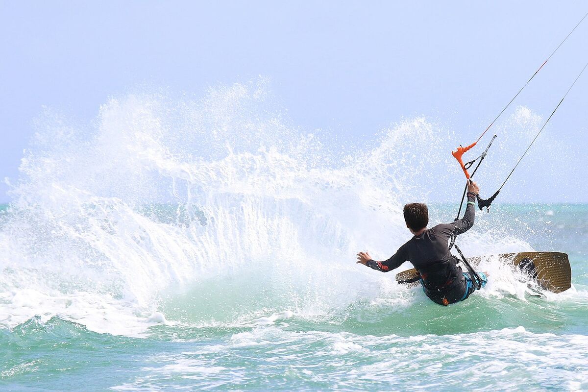 Los Mejores Spots de Kitesurf y Wingfoil en Calabria